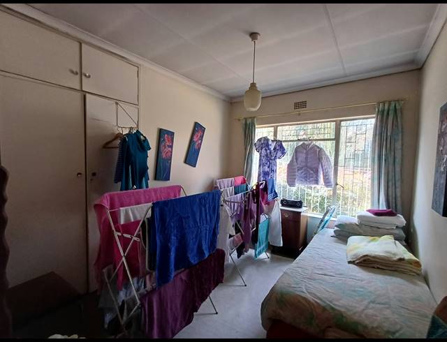 3 BEDROOM HOUSE FOR SALE IN DERSLEY